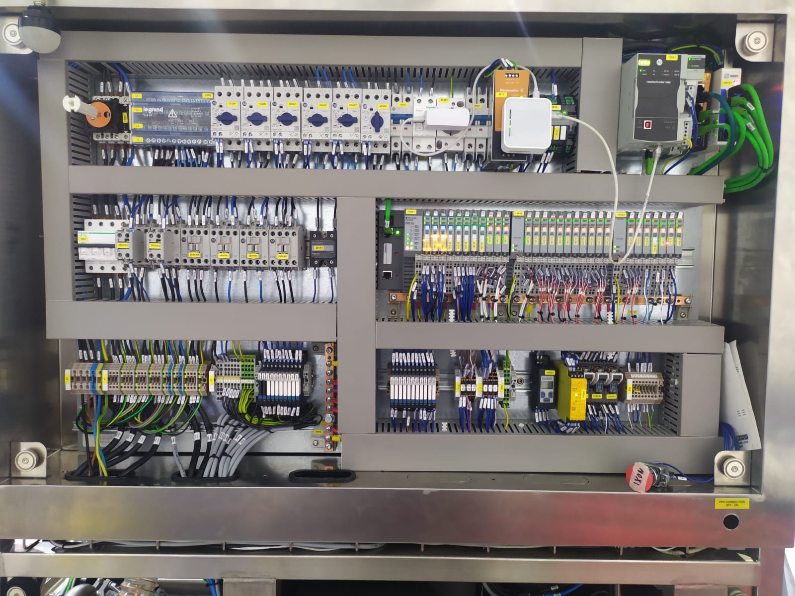 Cuadro eléctrico industrial DEX - Vista interior